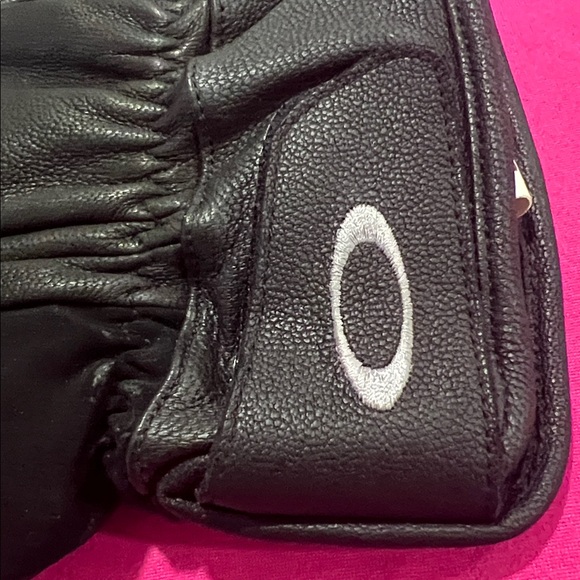 Oakley Black Winter leather Mittens NWOT - Picture 5 of 7